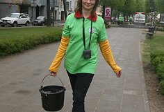 Vokiečių gatvės pėsčiųjų alėjoje šeštadienį sužydo alyvų krūmai.