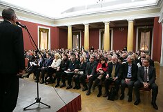 Labiausiai nusipelnę fotomenininkai apdovanoti specialiomis premijomis.