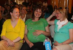 Jau tapo tradicija kasmet gegužės mėnesį į Vilniaus Rotu&scaron;ę pakviesti kūdikių besilaukiančias mamas. 