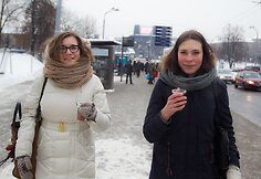 Kontrolieriai karštą arbatą dalino stotelėje prie Žaliojo tilto.