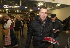 Šv. Agotos – Duonos dienos išvakarėse duonos kepalėlis į Londoną vykstantiems keleiviams.