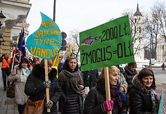 Mitingas prie&scaron; skalūnių dujas.