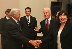 Antradienio vakarą Lietuvos prezidentas Valdas Adamkus kartu su asociacija „Investors‘ Forum“ surengė iškilmingą priėmimą Prezidentūroje.