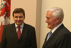 Antradienio vakarą Lietuvos prezidentas Valdas Adamkus kartu su asociacija „Investors‘ Forum“ surengė iškilmingą priėmimą Prezidentūroje.