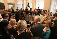 De&scaron;imt metų Prezidento poste i&scaron;buvęs Valdas Adamkus baigdamas kadenciją atsisveikina su žiniasklaida.