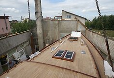17,3 m ilgio ir 4,4 m pločio jachta buvo pastatyta už 1,5 litų. Rinkoje jos vertė siekia 1&ndash;3 mln. eurų.