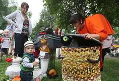 Renginyje &scaron;eimos i&scaron; visų Lietuvos kampelių demonstravo talentus ir amatus, dalinosi patirtimi ir dalyvavo Kūrybi&scaron;kiausios &scaron;eimos rinkimuose.