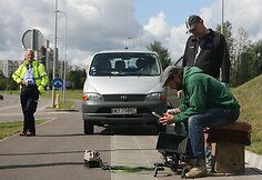 Vilniuje prie naujojo Ozo g. esančio viaduko buvo filmuojama Austrijos rinkai skirta "Schogetten" &scaron;okolado reklama, kurioje dalyvavo lietuvis kaskadininkas, &scaron;okęs nuo tilto ant važiuojančio sunkvežimio.