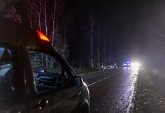 Policijos stabdomas BMW nestojo &ndash; nulėkė nuo kelio ir trenkėsi į medį: žuvo jaunas vairuotojas