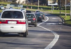 Vilniaus gatvėse padaugėjo vie&scaron;ajam transportui skirtų eismo juostų.