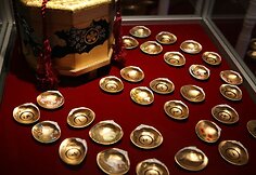 Meistrės iš Japonijos lietuviams pristato tradicinio meno kūrinius.