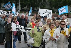 Lietuvos kurtieji, minėdami Tarptautinę kurčiųjų dieną, penktadienį Vilniuje organizuoja eitynes, kuriomis siekiama atkreipti visuomenės ir valdžios dėmesį į sunkumus, su kuriais susiduria negirdintys žmonės.