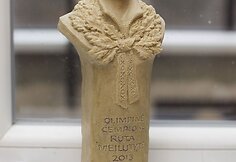Skulptorius Jonas Vasilevičius sukūrė kelias Rūtos Meilutytės skulptūras.