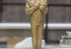 Skulptorius Jonas Vasilevičius sukūrė kelias Rūtos Meilutytės skulptūras.