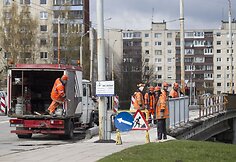 Tvarkomas viadukas Karoliniškėse.