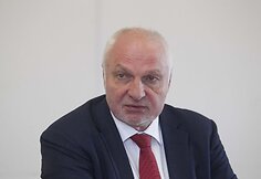 Aplinkosaugininkai tikrino tvoros atstumą nuo vandens telkinių.