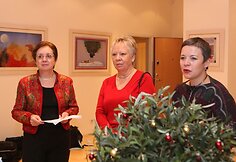 Lapkričio 29 dieną Vilniuje septintą kartą įvyks Tarptautinė kalėdinė labdaros mugė, kurioje dalyvaus 27 pasaulio &scaron;alių atstovai ir pristatys kalėdinius papuo&scaron;imus, saldumynus. Mugės metu veiks ir loterija.