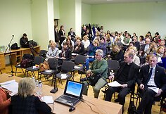 Ar&scaron;i moterų teisių gynėjų ir abortų prie&scaron;ininkų diskusija.