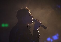 M. Jacksoną įkūnijo dainininkas Donatas Montvydas.