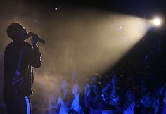 M. Jacksoną įkūnijo dainininkas Donatas Montvydas.