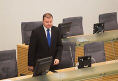 Seime prisiekė naujasis vidaus reikalų ministras Saulius Skvernelis