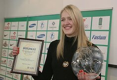 Gintarė Petronytė su dovanomis