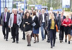  Į penktadienį vykusį Lietuvos socialdemokratų partijos suvažiavimą politikai puo&scaron;ėsi, kaip į &scaron;ventę.