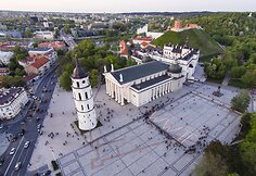 Katedros aik&scaron;tėje &ndash; 2000 žvakelių Antrojo pasaulio aukoms atminti