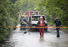Sudegęs mikroautobusas įvykio vietoje