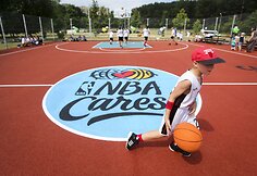 Vilniuje atidaryta NBA krepšinio aikštelė