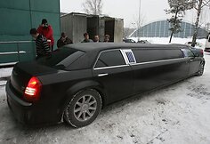 Ala Pugačiova prie&scaron; koncertą atrodė susikaupusi ir su žurnalistais nebendravo.