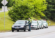 Rytinis reidas Vilniuje: ma&scaron;iną palikęs vairuotojas spruko nuo pareigūnų