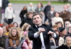 Koncertas vidiniame prezidentūros kiemelyje