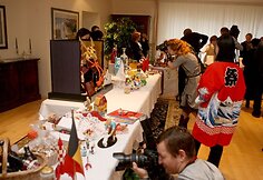 Ambasadorienės džiaugėsi būsima tradicine Kalėdų labdaros muge