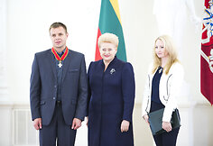 Prezidentė apdovanojo Parolimpiadoje medalius i&scaron;kovojusius Lietuvos sportininkus ir jų trenerius