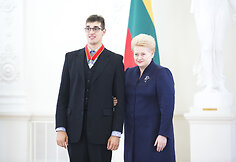 Prezidentė apdovanojo Parolimpiadoje medalius i&scaron;kovojusius Lietuvos sportininkus ir jų trenerius