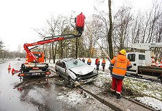 Vilniuje vertėsi &bdquo;Toyota Avensis&ldquo;, nukentėjo vairuotojas