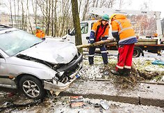 Vilniuje vertėsi &bdquo;Toyota Avensis&ldquo;, nukentėjo vairuotojas