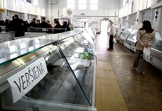 Tušti prekystaliai Vilniaus turguose