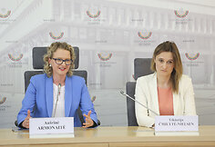 Au&scaron;rinė Armonaitė ir  Viktorija Čmilytė-Nielsen