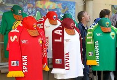 Vilniaus mokytojų namų kiemelyje pažymėtas &bdquo;Eurobasket 2011&ldquo; &scaron;imtadienis.