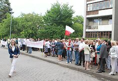 Lietuvos lenkai surengė piketą prie JAV ambasados.