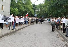 Lietuvos lenkai surengė piketą prie JAV ambasados.