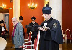 VU Senato ceremonijoje suteiktas garbės daktaro vardas profesoriui Tomui Venclovai