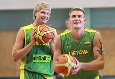 Mindaugas Kuzminskas ir Robertas Javtokas