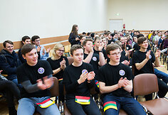 Vilniaus Jono Basanavičiaus progimnazijos ir Vilniaus Jono Basanavičiaus gimnazijos moksleiviai bandė susisiekti su TKS astronautais