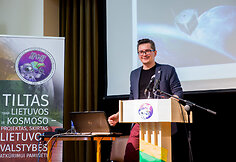 Vilniaus Jono Basanavičiaus progimnazijos ir Vilniaus Jono Basanavičiaus gimnazijos moksleiviai bandė susisiekti su TKS astronautais
