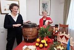 Tarptautinės Kalėdų labdaros mugės pristatymas.