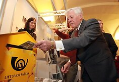 Valdas Adamkus