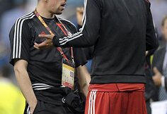 F.Ribery ai&scaron;kinasi su H.Altintopu